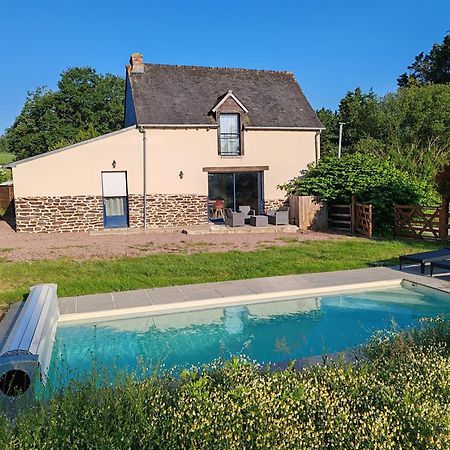 Vila L'Ote De Brekilien Saint-Malon-sur-Mel Exteriér fotografie
