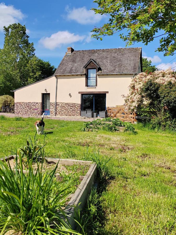 Vila L'Ote De Brekilien Saint-Malon-sur-Mel Exteriér fotografie