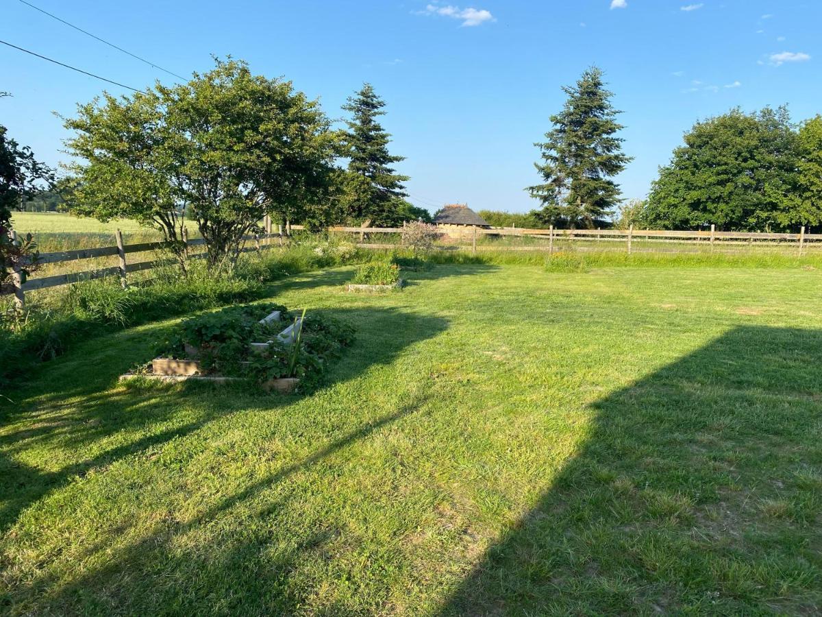 Vila L'Ote De Brekilien Saint-Malon-sur-Mel Exteriér fotografie